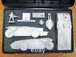 Toy Figure LEADING EDGE Alien Armored Car Metal Kit Free Miniature APX Bot Set